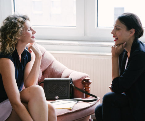 un coach en pleine session avec un entrepreneur