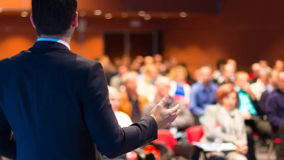 Image d’un coach business utilisant une séquence d’activation efficace