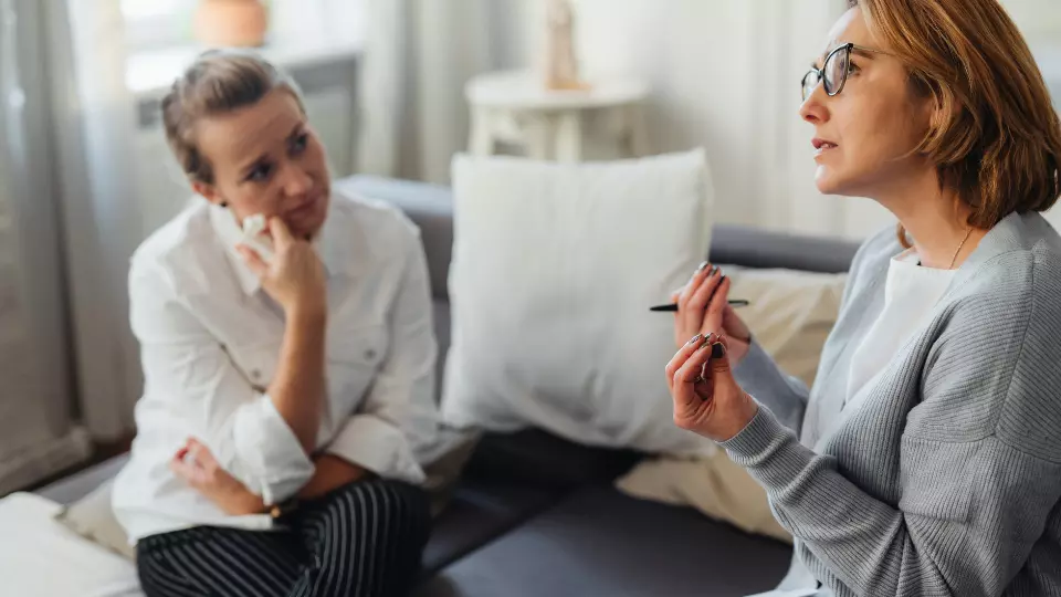 Coach accompagnant un entrepreneur en développement personnel en France (1)